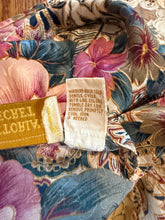 Load image into Gallery viewer, Gold Label Victoria's Secret Floral Short Slip